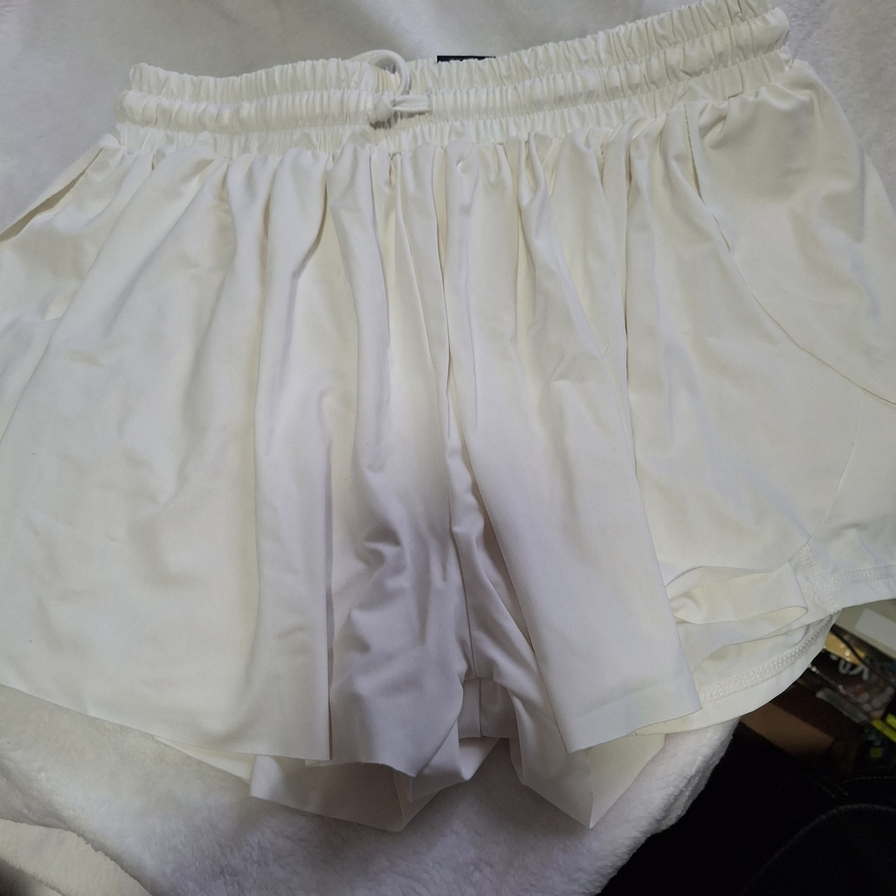 Elegant White Women's Shorts